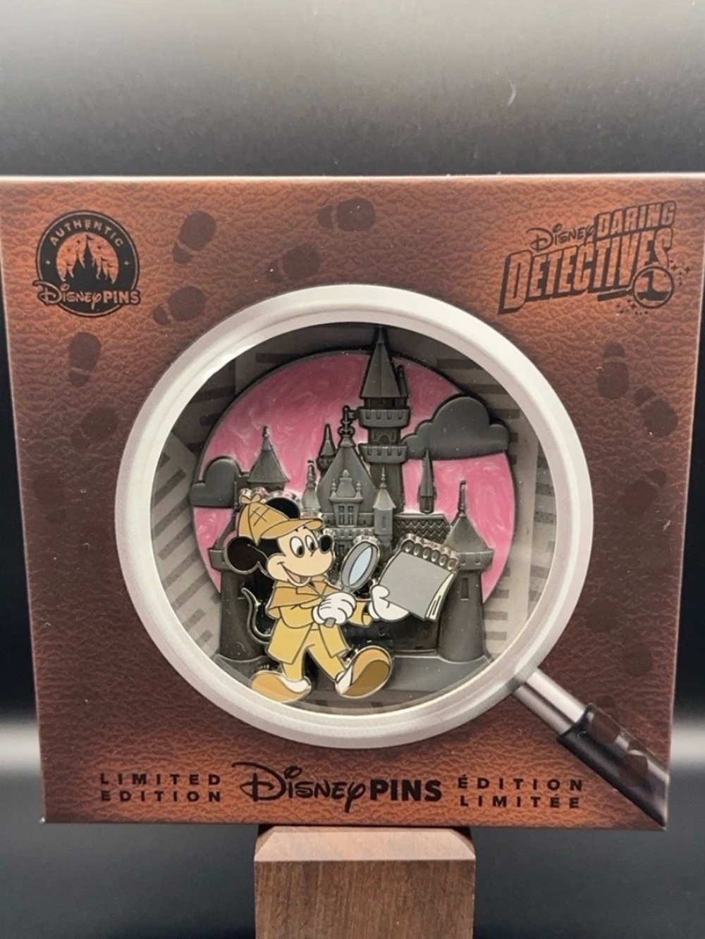 2026 Daring Detectives DISNEYLAND MICKEY MOUSE Mini Jumbo pin LE 4000